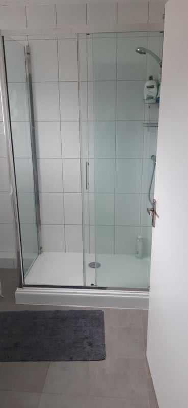 Room Barton Walk in Crawley