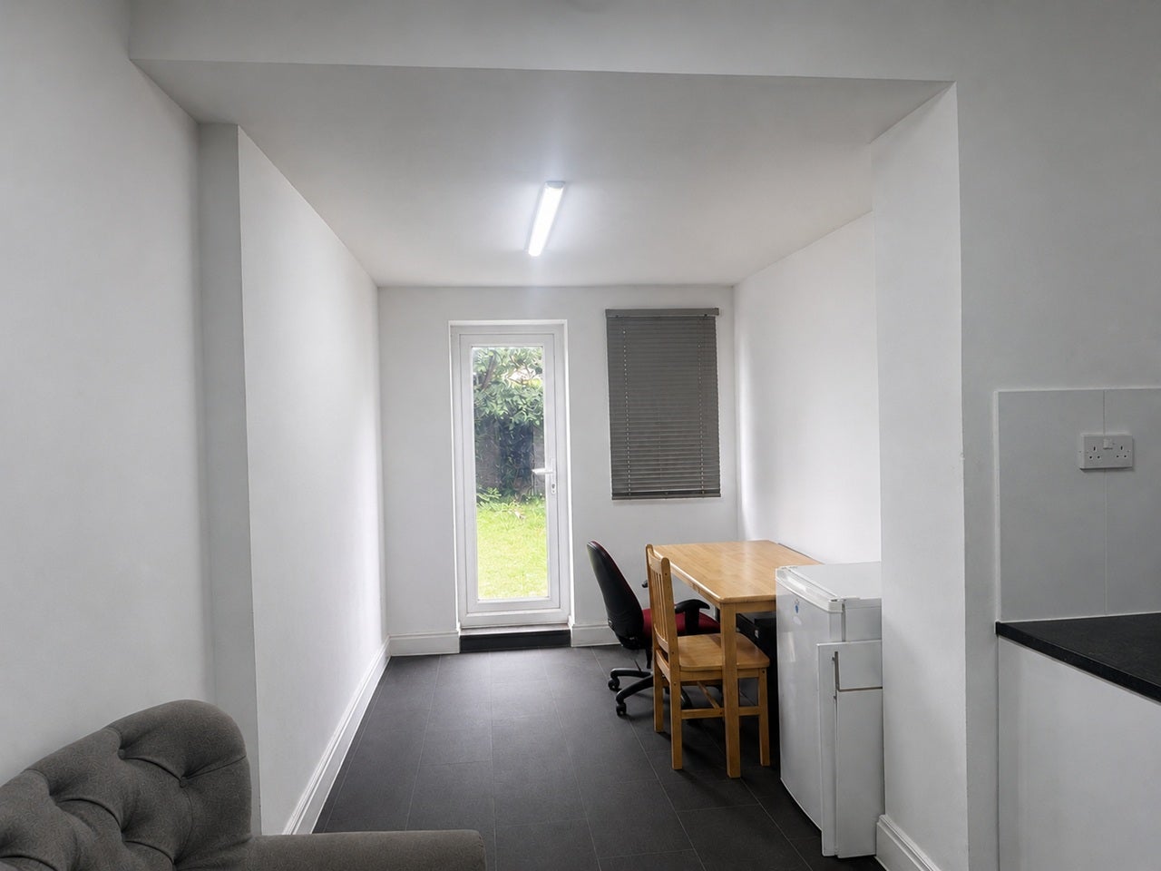 Room Tavistock Avenue in Greater London