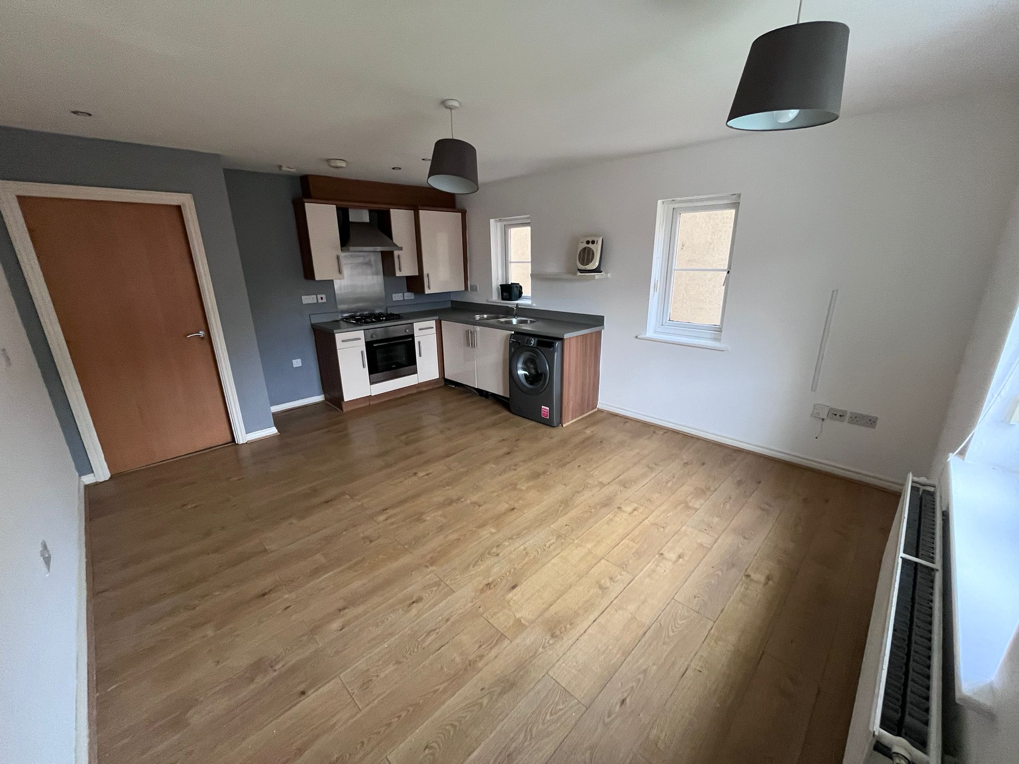 Flat Marcroft Road in Swansea