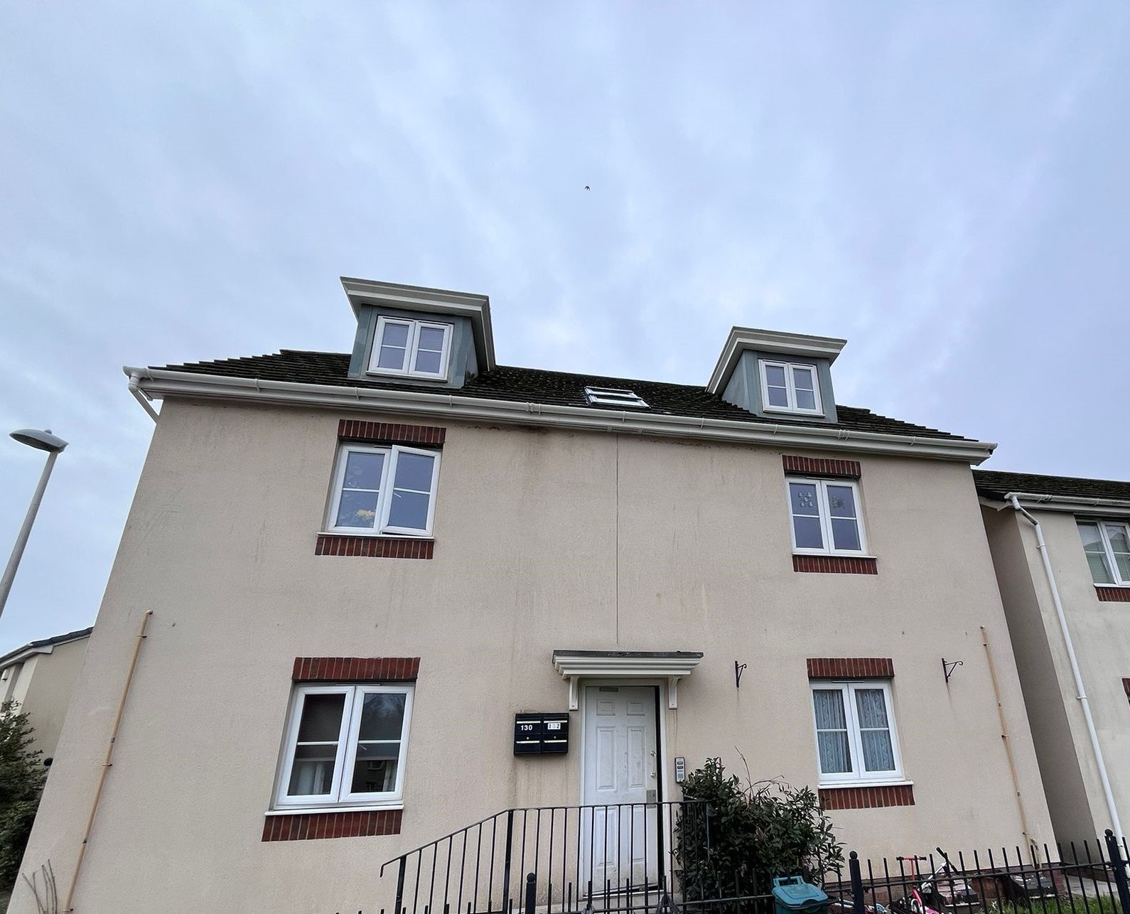 Flat Marcroft Road in Swansea