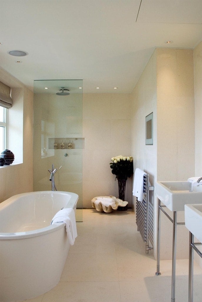 Flat Boydell Court in Greater London