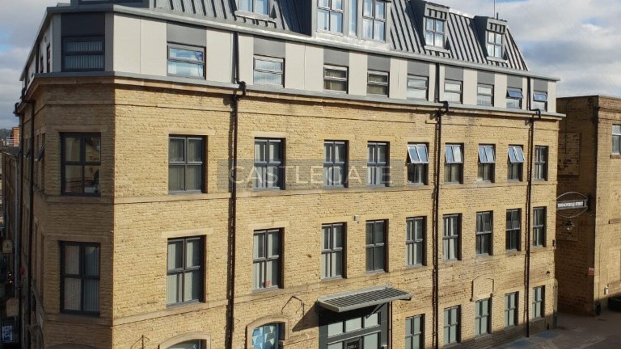 Flat Dundas Street in Kirklees