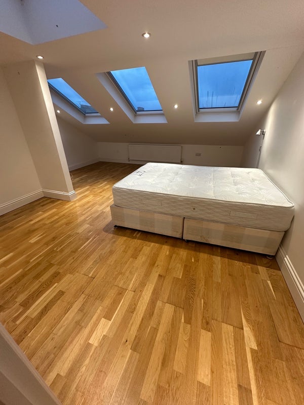 Room Brockley Way in Greater London