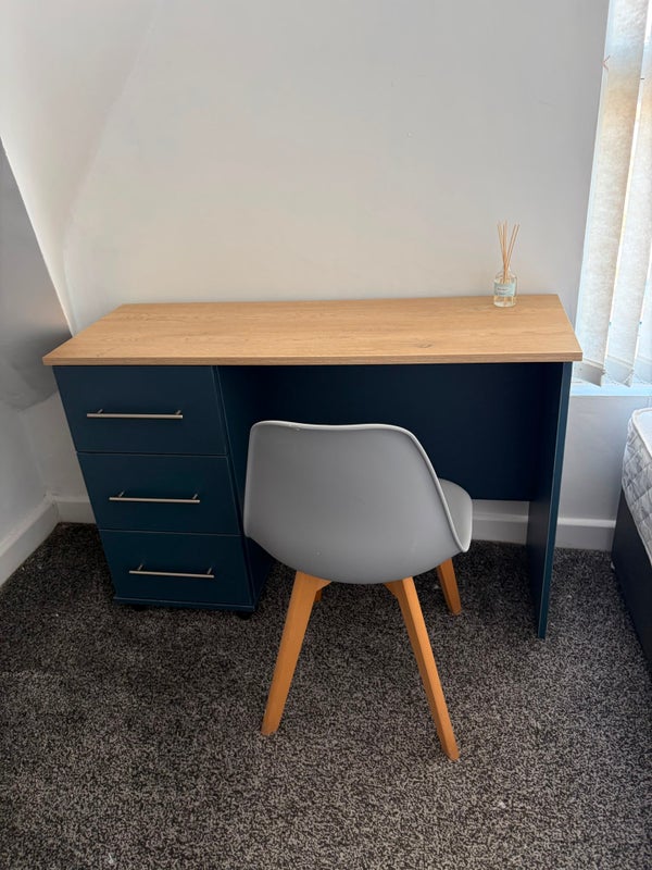 Room Needham Road in Liverpool