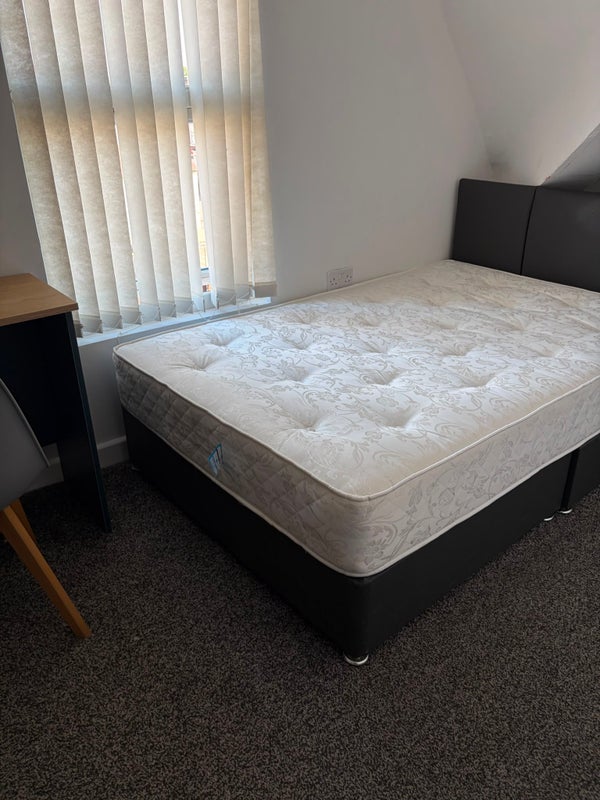 Room Needham Road in Liverpool