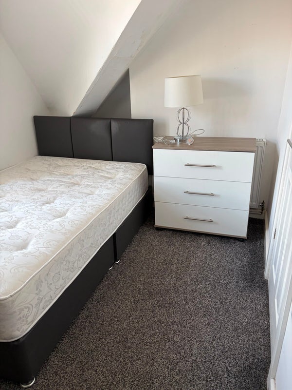 Room Needham Road in Liverpool