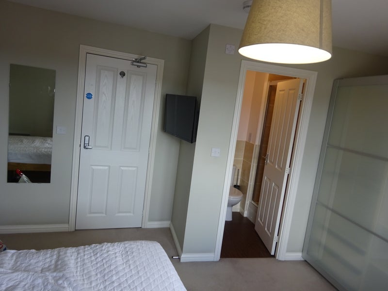 Room Castlerigg Way in Crawley