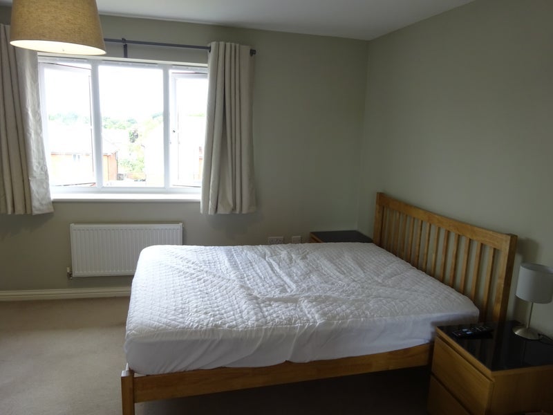 Room Castlerigg Way in Crawley