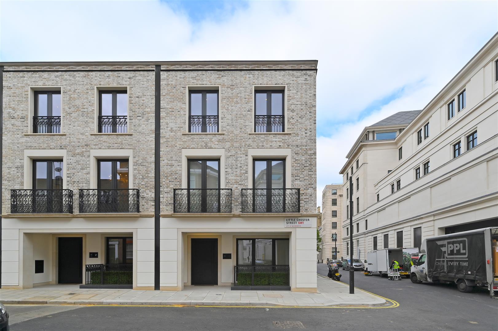House Little Chester Street in City of Westminster
