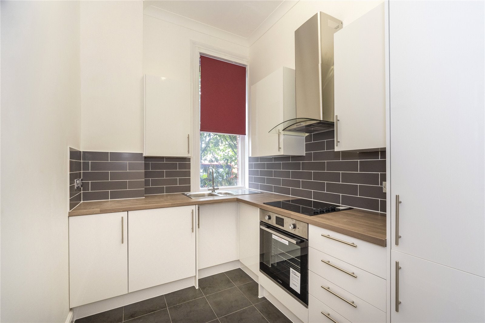 Flat Kew Road in Greater London