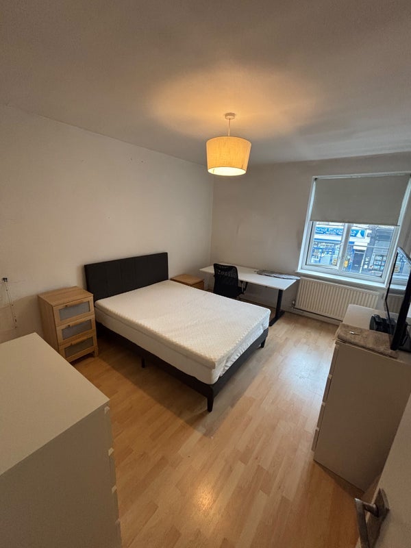 Room Stroud Green Road in Greater London