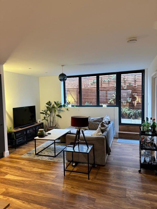 Room Beaufoy Road in Greater London