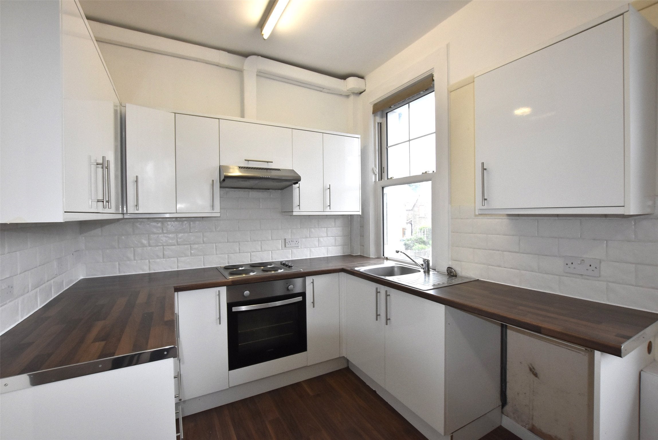 Flat Ladbroke Road in Reigate and Banstead