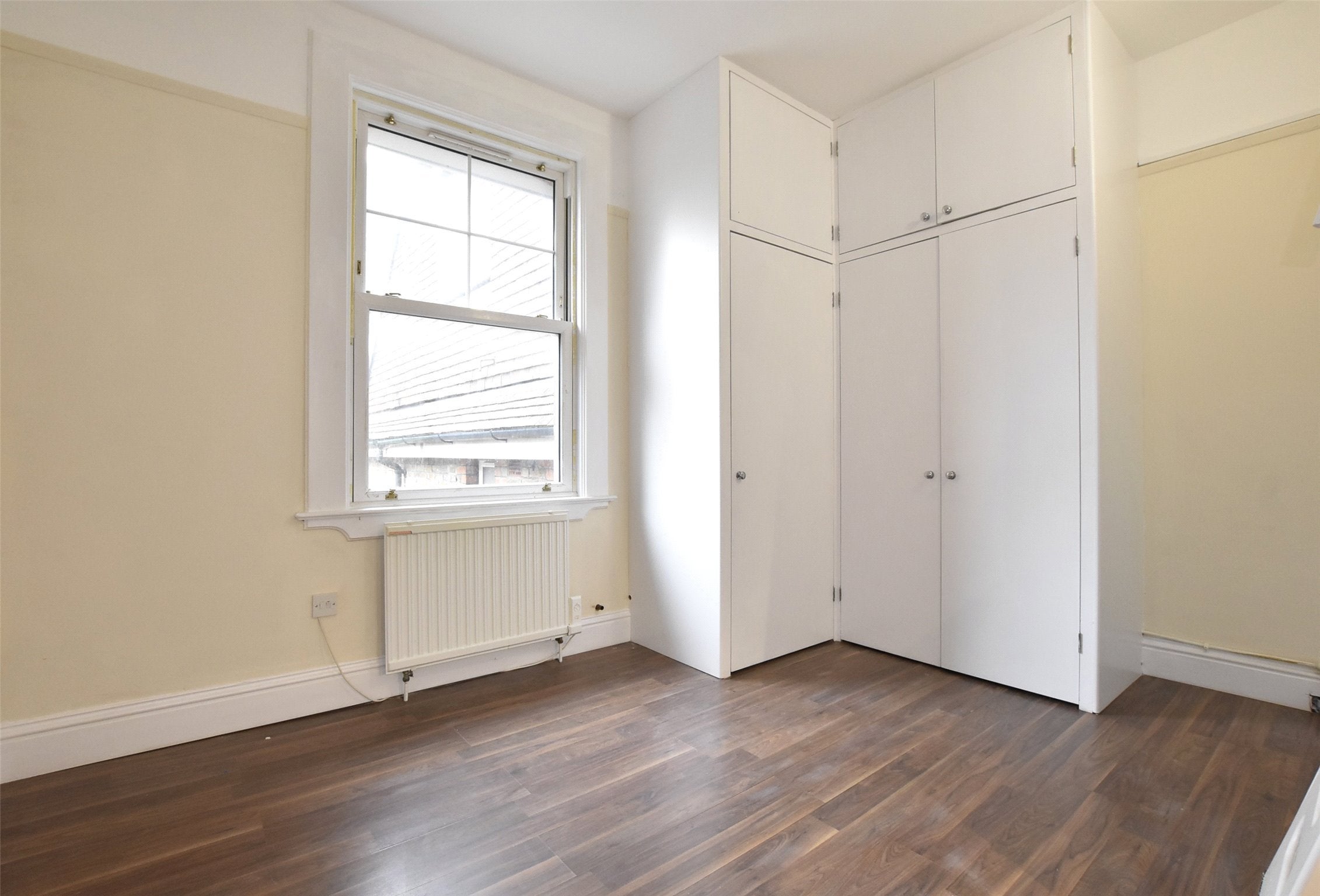 Flat Ladbroke Road in Reigate and Banstead