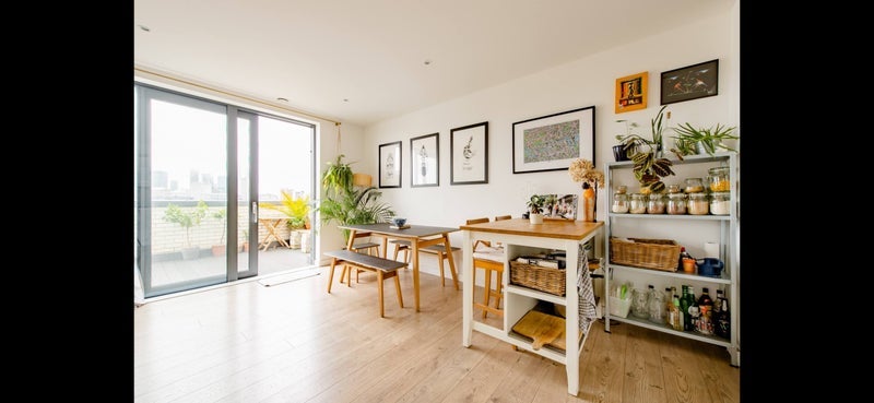 Room St Paul's Way in Greater London