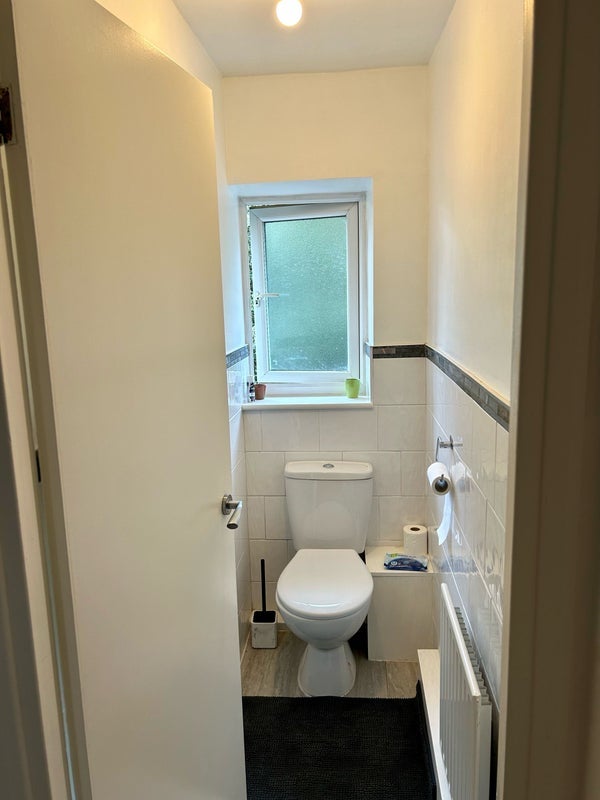 Flat Blyth Road in London