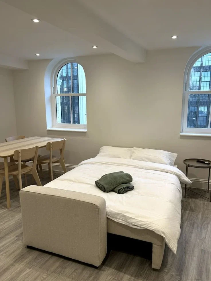 Flat Kensington Church Court in Greater London