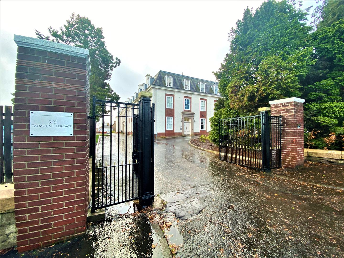 Flat Taymount Terrace in Perth
