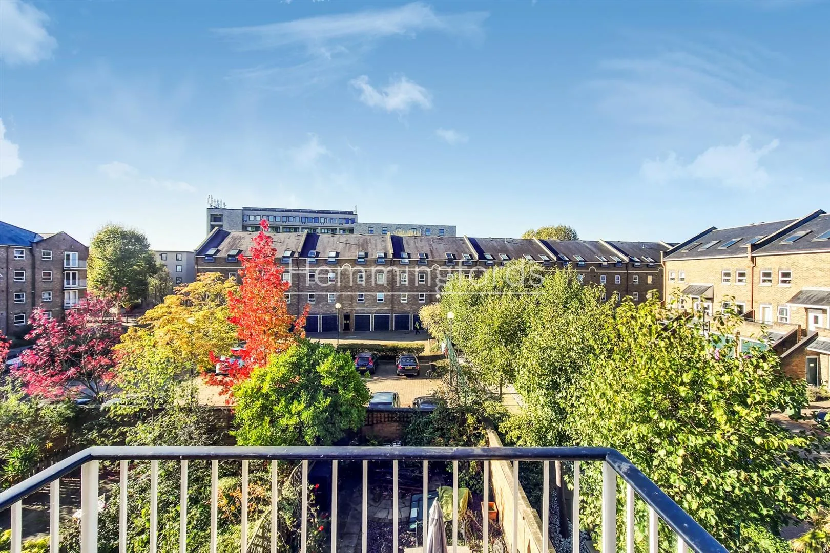 Flat Schooner Close in Greater London