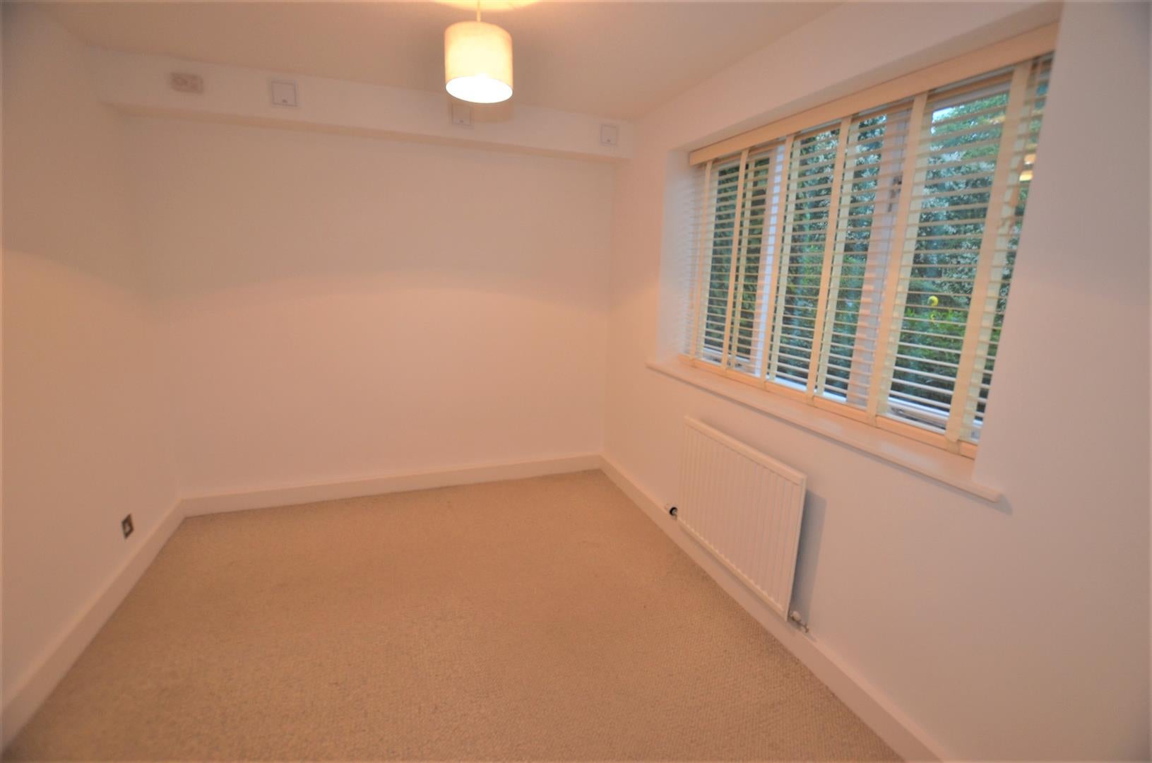 Flat Saint Mary's Court in Derby