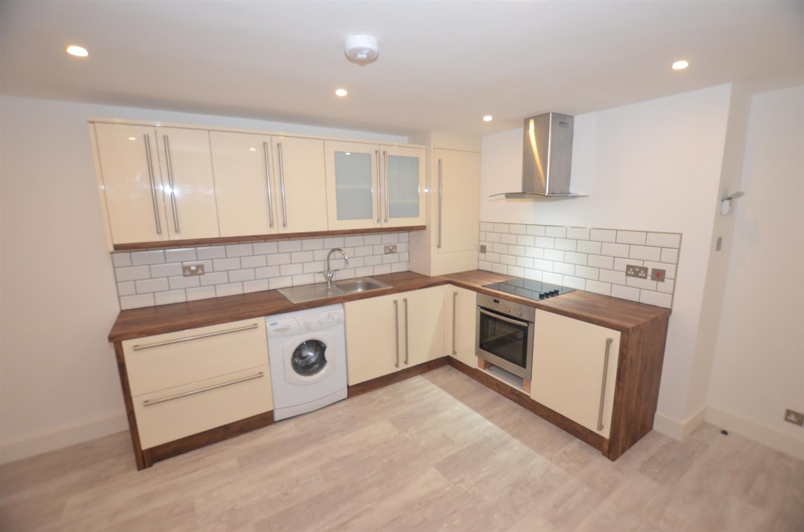Flat Saint Mary's Court in Derby