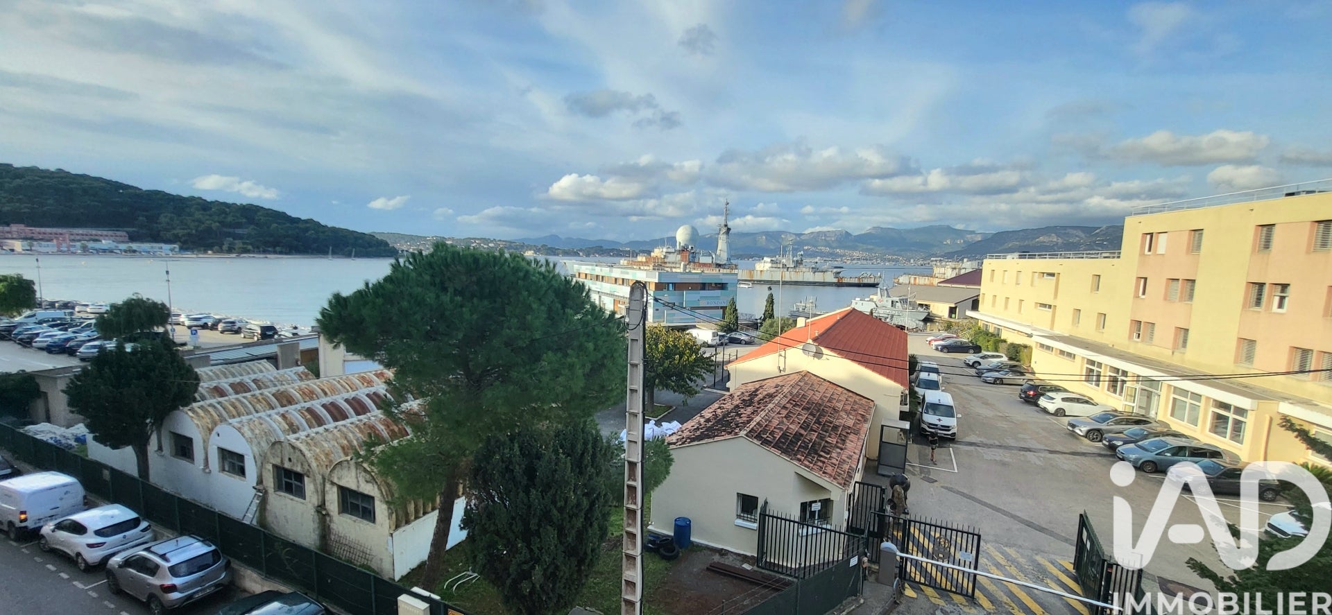 Flat Quai Jean Jaurès in Saint-Mandrier-sur-Mer