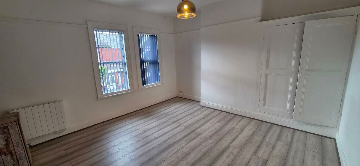 Flat Gladstone Road in Doncaster