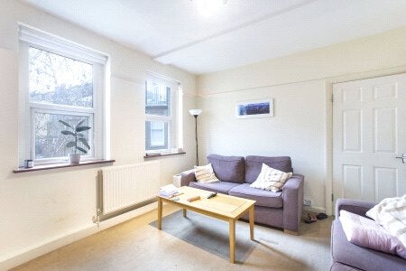 Flat Cavell Street in Greater London