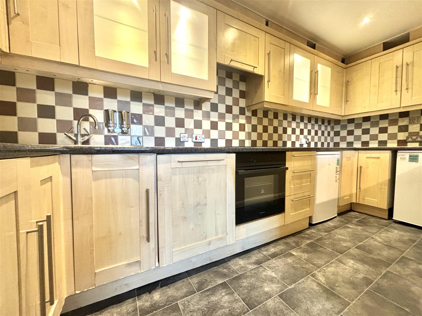 Flat Newcourt in Greater London