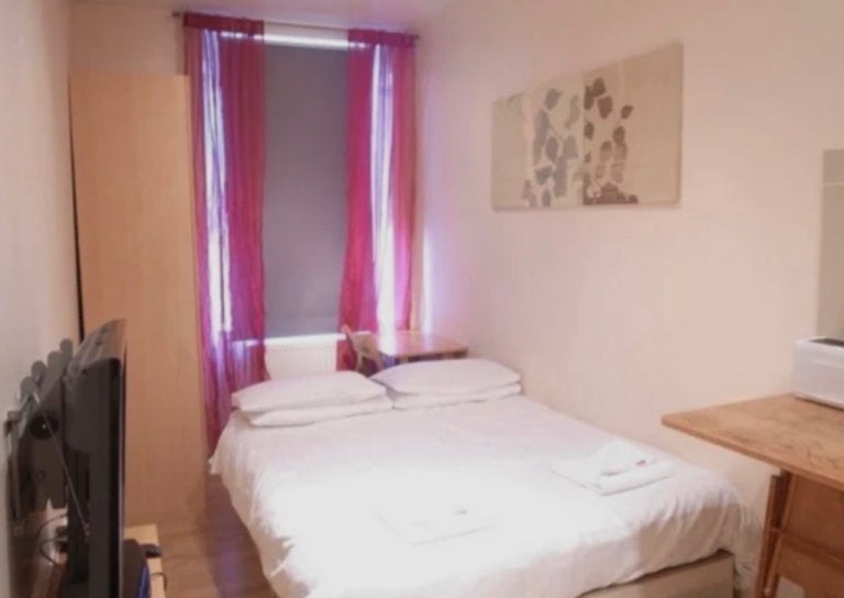 Flat Poplar Place in City of Westminster
