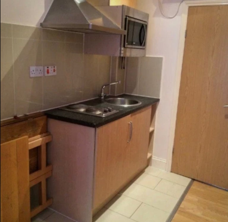 Flat Poplar Place in City of Westminster