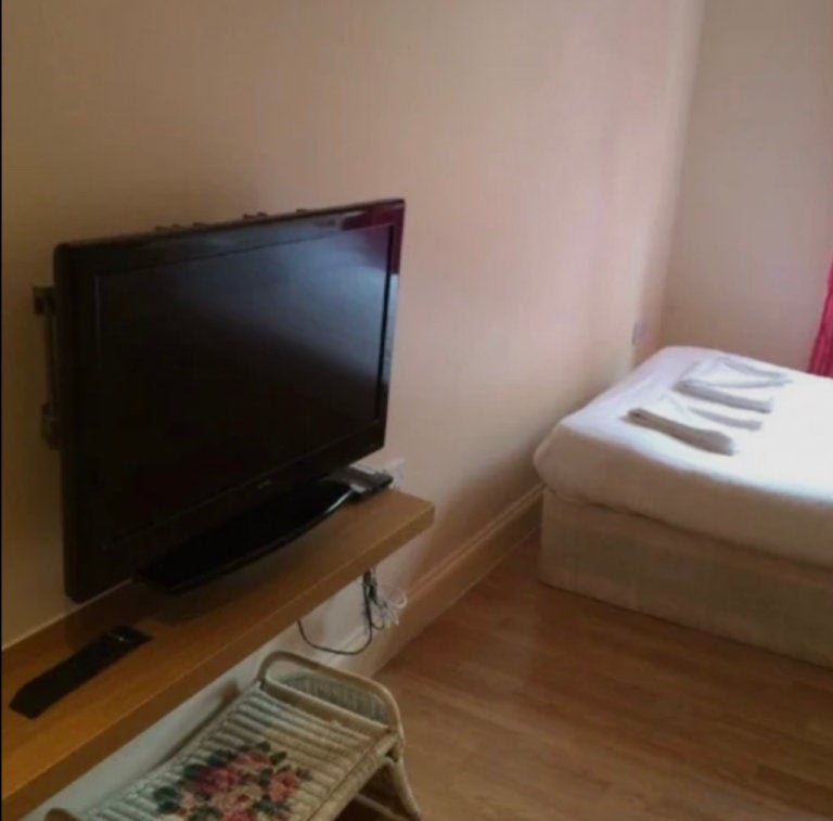 Flat Poplar Place in City of Westminster
