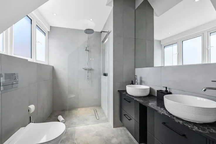 House The Ridgeway in Greater London