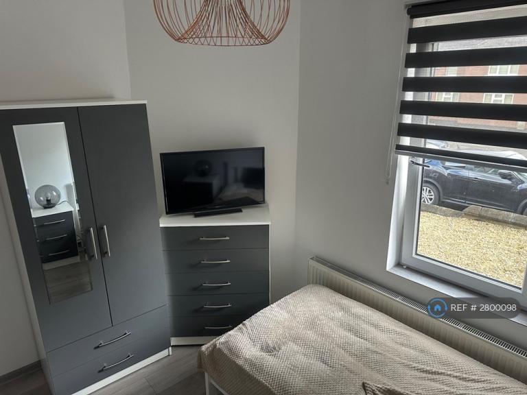 Room Shaftesbury Avenue in Mansfield Woodhouse