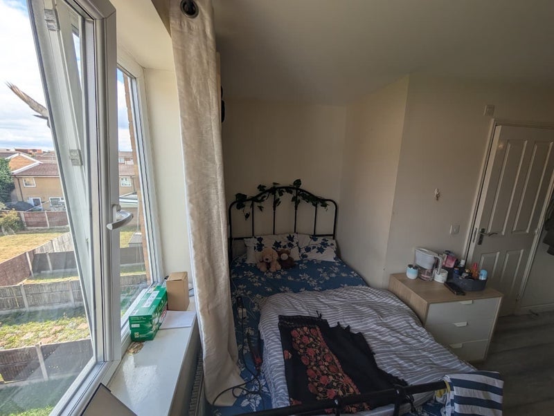 Room Lauderdale Crescent in Manchester