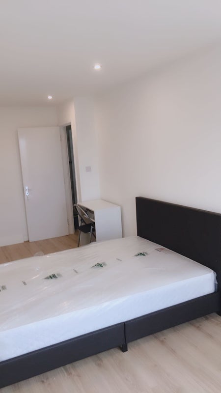 Flat Premiere Place in Greater London