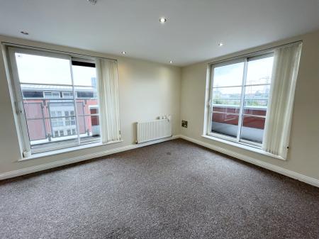 Flat Watkin Road in Leicester