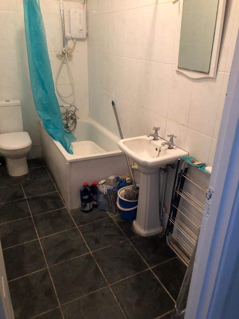 Room London Road in Greater London