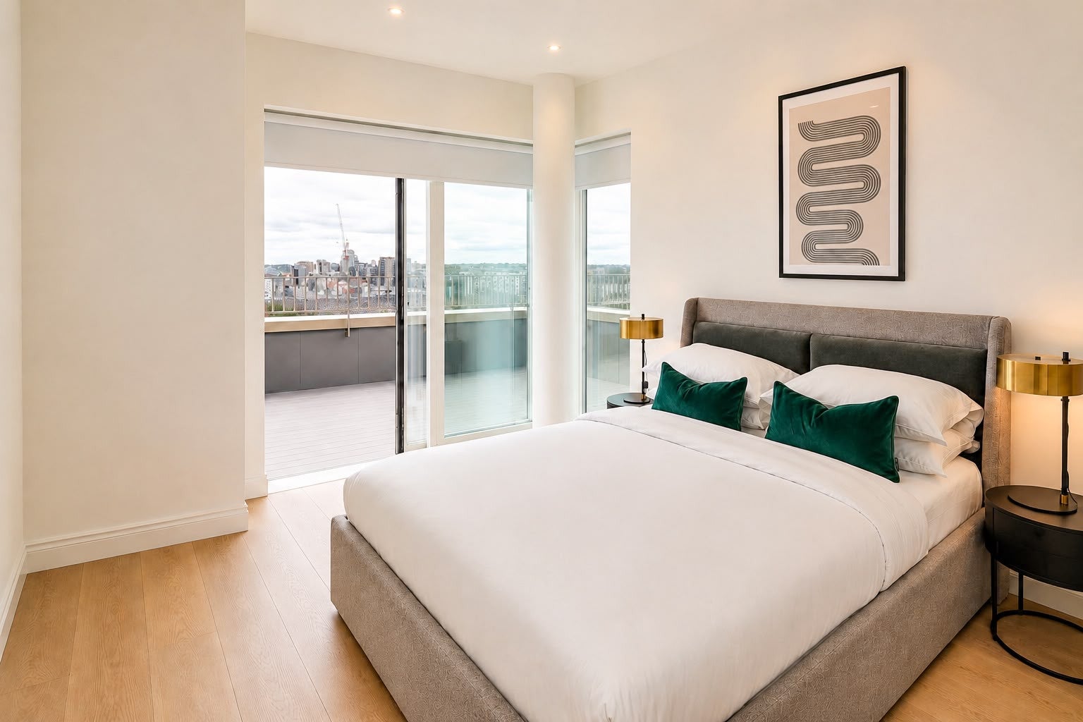 Flat Stephendale Road in Greater London