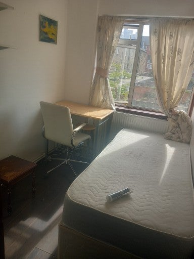 Room Lorrimore Road in Greater London