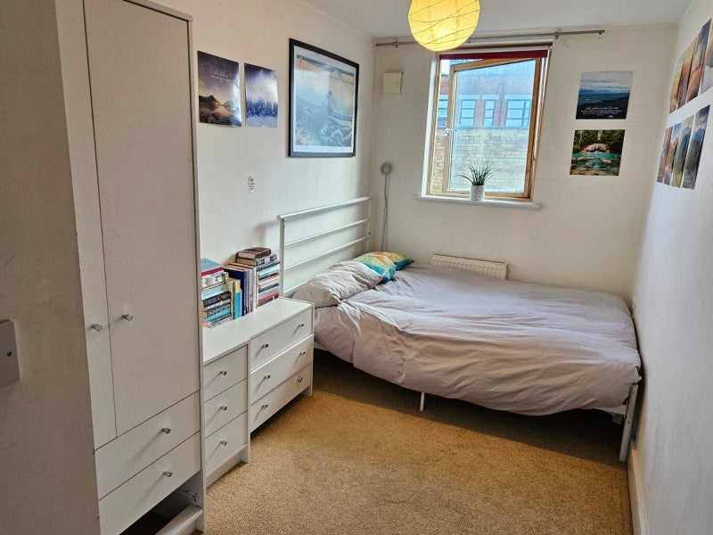 Room Bethnal Green Road in Greater London