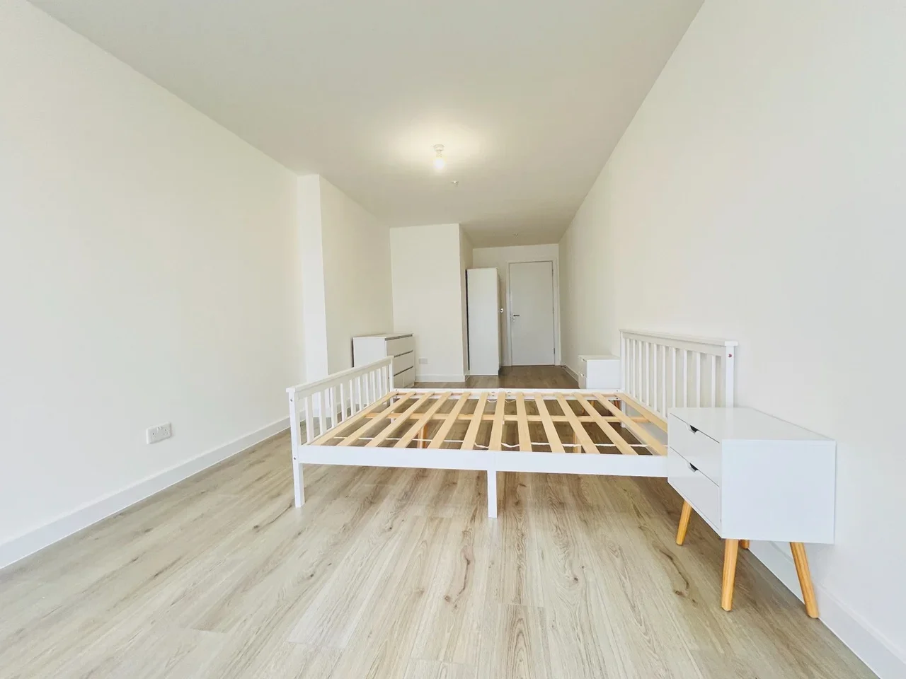 Flat Mitcham Road in Greater London