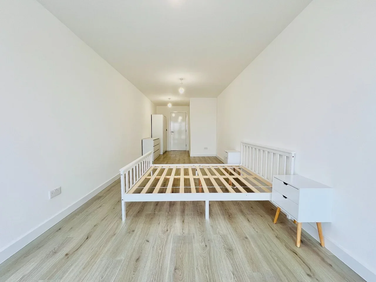 Flat Mitcham Road in Greater London