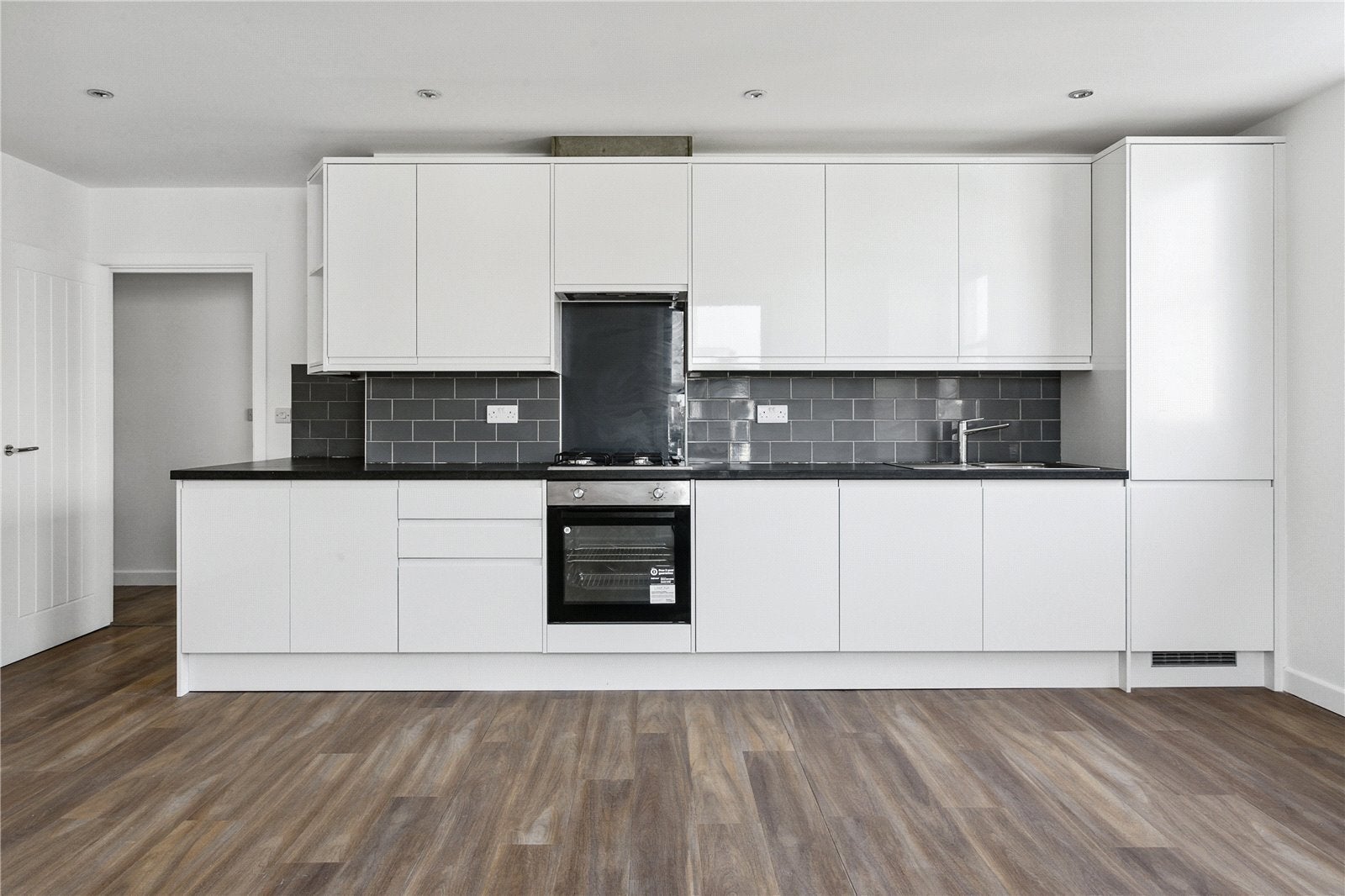 Flat Putney High Street in Greater London