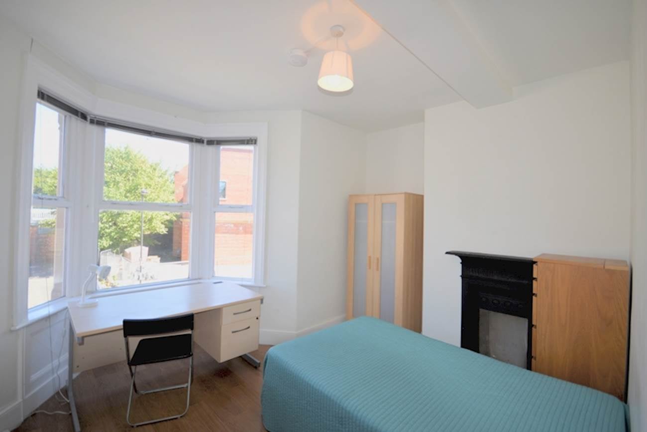 Room Osborne Avenue in Newcastle upon Tyne