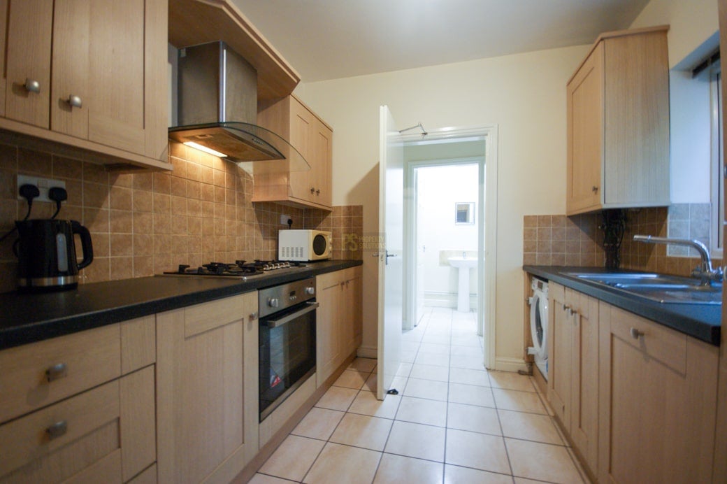 Flat Raddlebarn Road in Birmingham