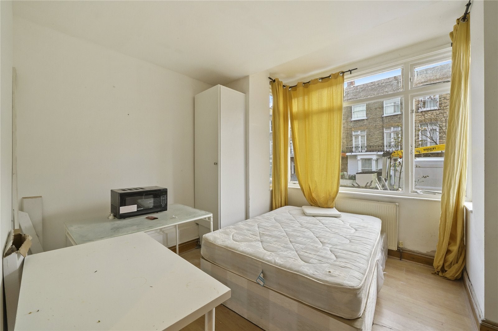 Flat Davenant Road in Greater London