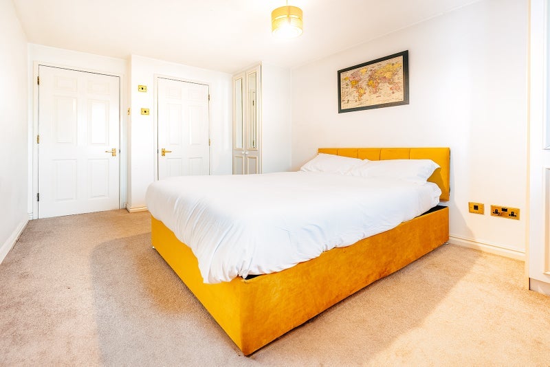 Room Boardwalk Place in Greater London