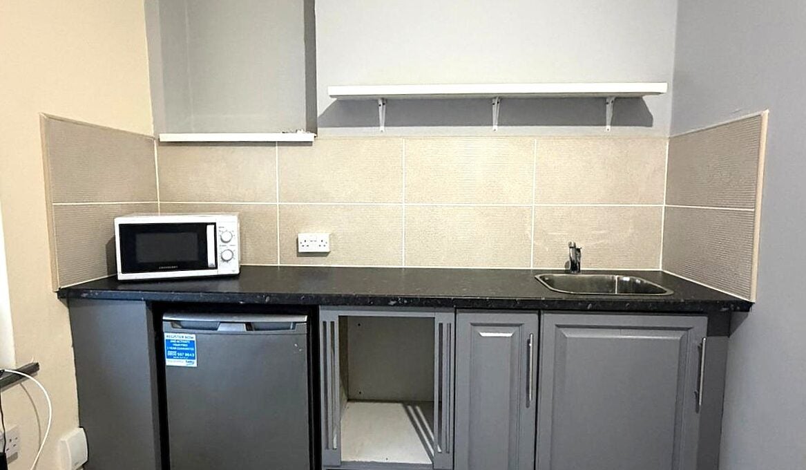 Flat Penarth Road in Cardiff