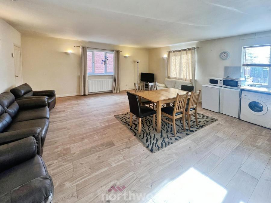 Flat St Nicholas Road in Doncaster
